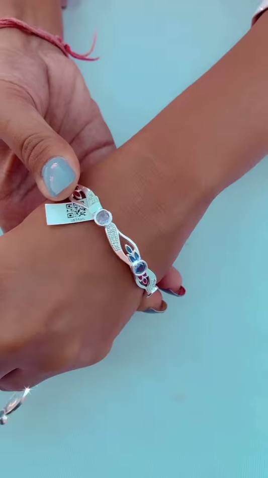 💖 Royal Radiance: A Bracelet of Bold Beauty 👑