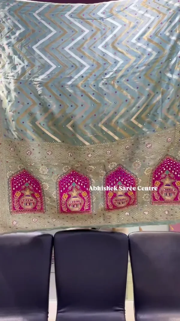 Rama Green Threadwork Soft Silk Saree – An Exquisite Blend of Elegance and Artistry - Image 3