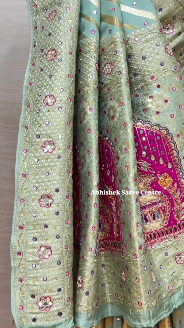 Rama Green Threadwork Soft Silk Saree – An Exquisite Blend of Elegance and Artistry - Image 5