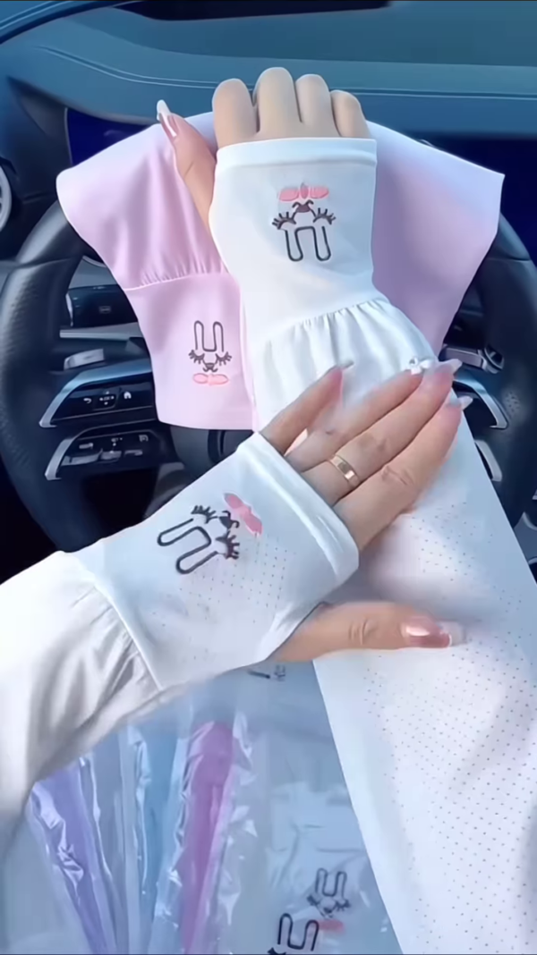 Cute & Comfy: Pastel Purple Arm Sleeves with Cartoon Charm 💜🐰✨ - Image 2
