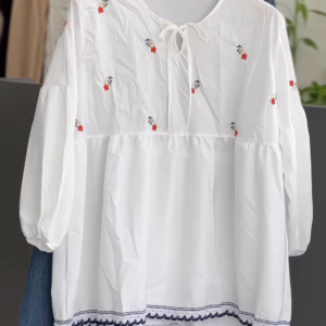 🌼 Bohemian White Embroidered Peasant Blouse & Relaxed Fit Jeans Ensemble 👖