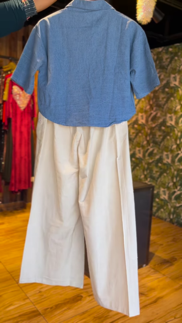 Casual Blue Top with Palm Tree Appliqués and Wide-Leg Pants - Image 2